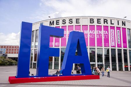 Der Nordeingang der Berliner Messe mit aktuellem IFA-Banner