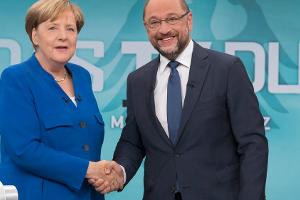 "Kein Feuerwerk" bis "Es lebe Angie!!!": So kam das TV-Duell an