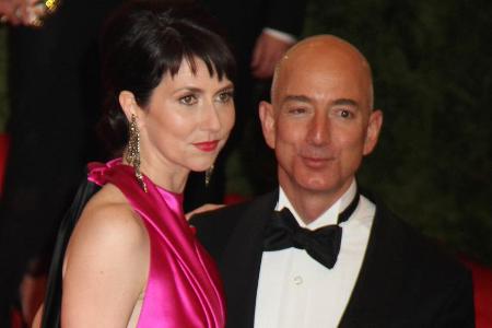 An Geld dürfte es Amazon-Chef Jeff Bezos jedenfalls nicht mangeln - er gehört zu den reichsten Menschen der Welt