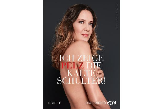 Statt Pelz trägt sie lieber nichts: Dana Schweiger