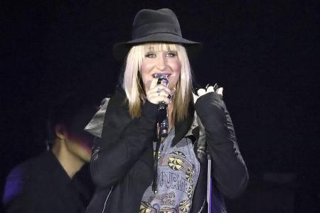 Acht Wochen nach der Geburt ihres Sohnes Jax stand Sarah Connor schon wieder auf der Bühne Acht Wochen nach der Geburt ihres Sohnes Jax stand Sarah Connor schon wieder auf der Bühne