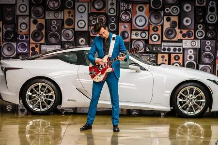 Mark Ronson übernimmt Jude Laws Job als Markenbotschafter von Lexus