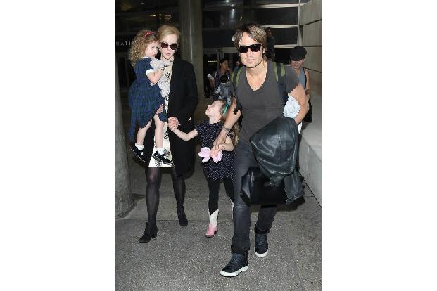 ...ihrem zweiten Ehemann Keith Urban bekam Nicole noch eine zweite Tochter, Faith, die jedoch von einer Leihmutter ausgetrag...