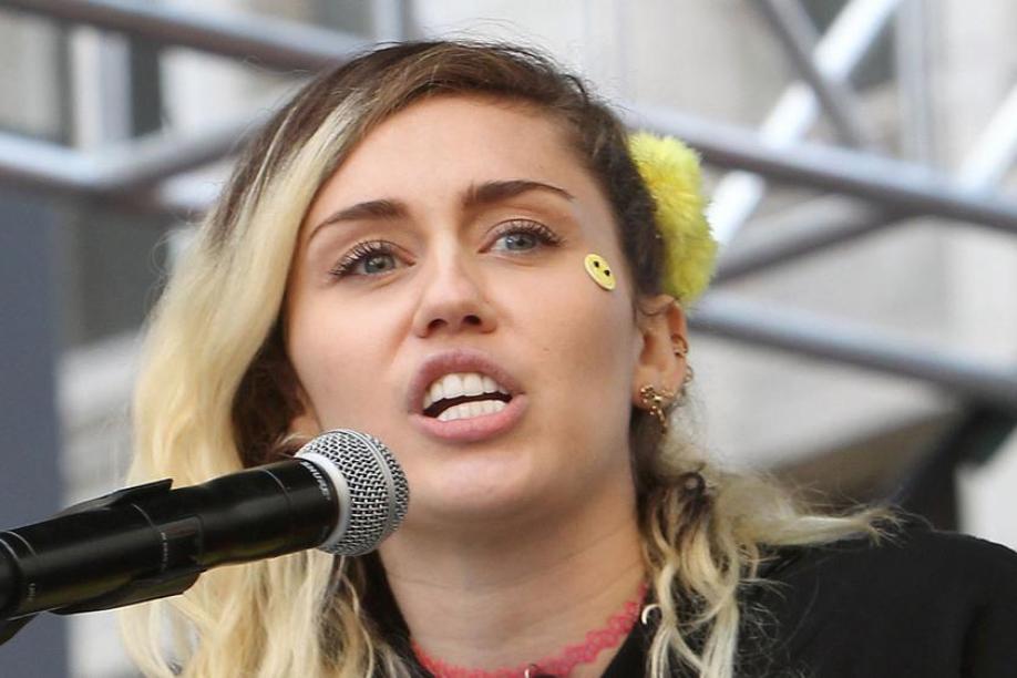 Miley Cyrus Hacker veröffentlichen Nacktfotos