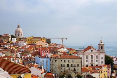 Am anderen Ende Europas liegt mit Lissabon ein weiteres Städtetrip-Epizentrum. An der portugiesischen Atlantik-Küste warten ...
