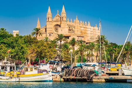 Zu jeder Jahreszeit ein Hingucker: Die Kathedrale von Palma de Mallorca