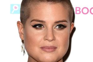 Kelly Osbourne ist für ihre verrückten Hairstyles bekannt