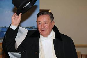 Hat eine neue Frau an seiner Seite: Richard Lugner