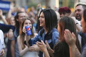 Kendall Jenner: Tritt sie in Cindy Crawfords Fußstapfen?