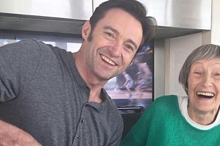 Hugh Jackman genießt auch mit 48 noch das Kochen mit Mutti Hugh Jackman genießt auch mit 48 noch das Kochen mit Mutti