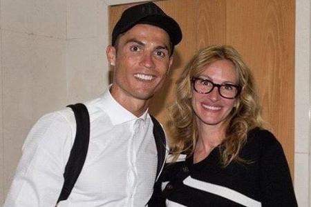 Cristiano Ronaldo posiert mit Hollywood-Star Julia Roberts