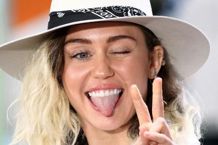 Miley Cyrus muss langsam der Platz für all ihre Teen Choice Awards ausgehen