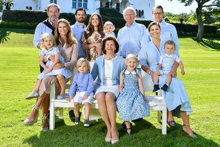 Drei Generationen der schwedischen Royals vereint auf einem Bild Drei Generationen der schwedischen Royals vereint auf einem Bild