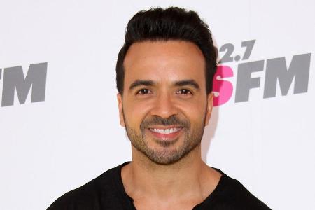 Obwohl er keinen Award bekommt, hat Luis Fonsi sein Lächeln nicht verloren