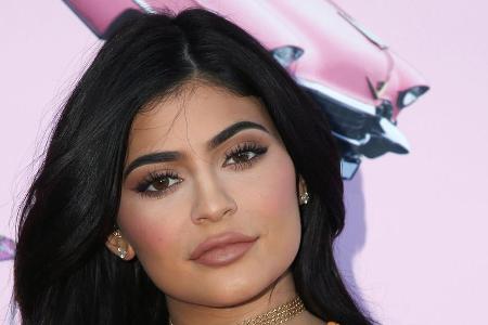Kylie Jenner ist in Sachen Styling sehr experimentierfreudig Kylie Jenner ist in Sachen Styling sehr experimentierfreudig