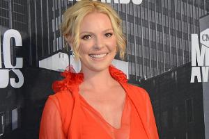 Katherine Heigl kämpft noch mit den Babypfunden