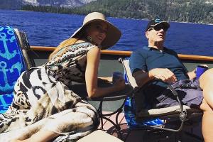 Sofia Vergara und ihr Serien-Ehemann Ed O'Neill bei den Dreharbeiten am Lake Tahoe