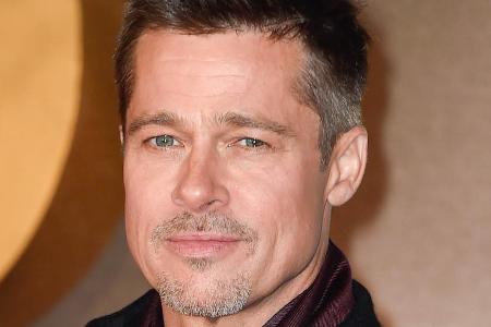 Brad Pitt konnte die Sängerin Shania Twain mit nackter Haut nicht beeindrucken Brad Pitt konnte die Sängerin Shania Twain mit nackter Haut nicht beeindrucken