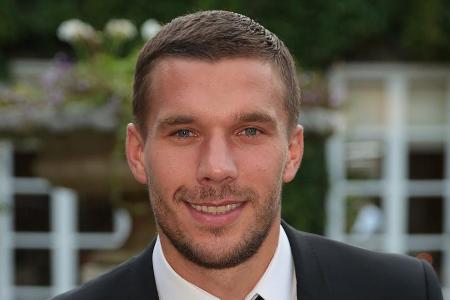 Lukas Podolski geht gegen 