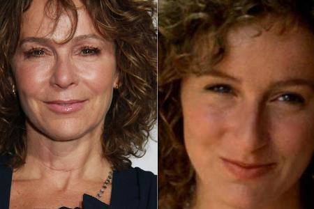 Jennifer Grey im Jahr 2017 (l.) und als Baby in Jennifer Grey im Jahr 2017 (l.) und als Baby in