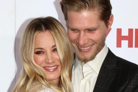 Kaley Cuoco und Karl Cook haben sich verlobt Kaley Cuoco und Karl Cook haben sich verlobt