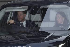 Prinz Harry fährt Meghan Markle persönlich zum Christmas Lunch