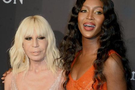 Donatella Versace und Naomi Campbell im Februar 2017 bei der amfAR Gala in New York