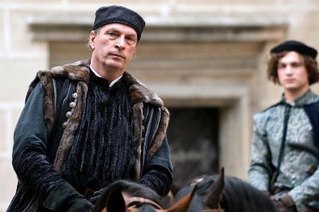 Jakob Fugger (Herbert Knaup) und sein Ziehsohn Richard (Samuel Schneider) sind unterwegs Jakob Fugger (Herbert Knaup) und sein Ziehsohn Richard (Samuel Schneider) sind unterwegs