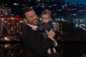 Jimmy Kimmel kehrt ins TV zurück und bringt herzkranken Sohn mit