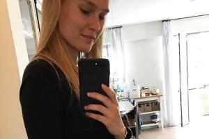 Pullover hoch: Bar Refaeli kündigt ihr zweites Baby an
