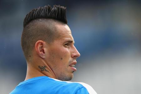 Marek Hamšík bleibt seiner Frisur auch bei der EM treu. Eine Aufnahme in die skurrilsten Frisuren-Liste hat der nahezu perfe...