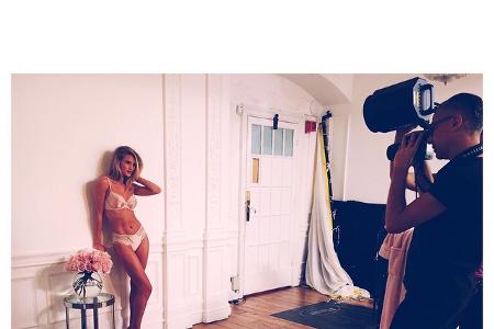 05 Rosie Huntington httpsinstagram.comrosiehw 10903201_336575243213019_1989445358_n.jpg