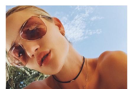 09 Rosie Huntington httpsinstagram.comrosiehw 10903702_364676870383526_668757729_n.jpg