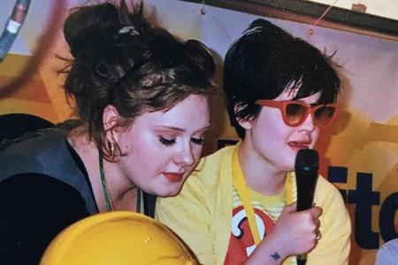 Künstlerinnen unter sich: Adele und Kelly Osbourne vor zehn Jahren Künstlerinnen unter sich: Adele und Kelly Osbourne vor zehn Jahren