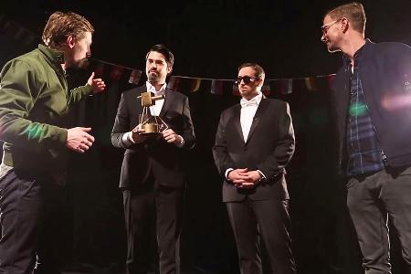 Joko und Klaas mit dem falschen Ryan Gosling und der Goldenen Kamera