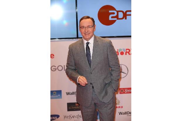 ...Kevin Spacey 2015 seinen Preis als 'Bester Schauspieler International' entgegennahm, verwies er auf zwei seiner prominent...