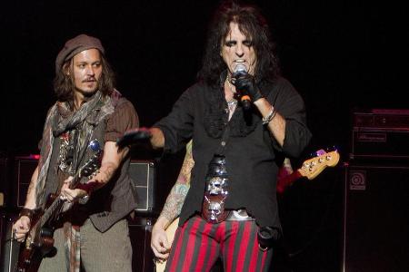 Johnny Depp rockt gerne mit Alice Cooper