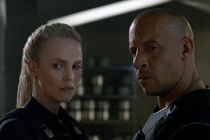 Charlize Theron und Vin Diesel im neuen Action-Kracher "Fast & Furious 8"