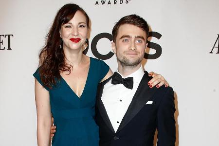 Sind sie verlobt oder nicht? Daniel Radcliffe und Erin Darke Sind sie verlobt oder nicht? Daniel Radcliffe und Erin Darke