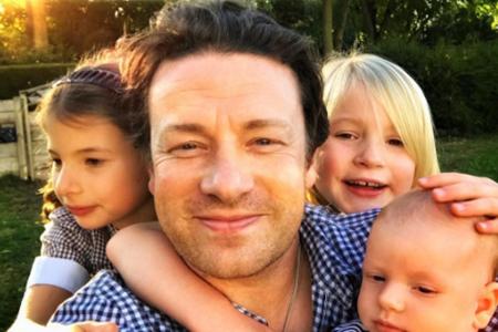 Koch Jamie Oliver und Juliette Norton waren bei der Namensgebung ihres fünften Kindes wieder einmal kreativ: River Rocket er...