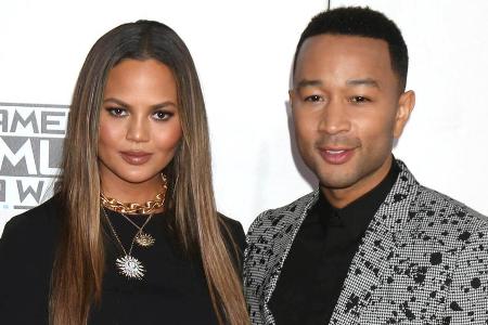 Chrissy Teigen und John Legend wurden im April 2016 Eltern ihrer Tochter Luna Chrissy Teigen und John Legend wurden im April 2016 Eltern ihrer Tochter Luna