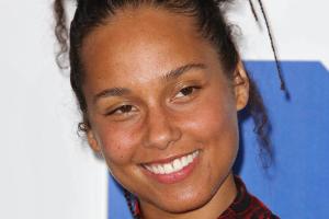 Alicia Keys beugt sich der scharfen Kritik an ihrem Nikab-Foto