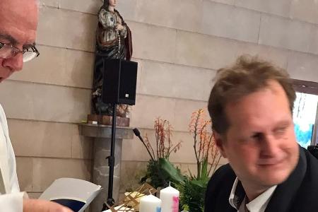 Bei der Taufe seiner Zwillinge hat Jens Büchner um die Hand von Daniela Karabas angehalten Bei der Taufe seiner Zwillinge hat Jens Büchner um die Hand von Daniela Karabas angehalten