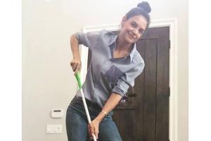 Selbst ist die Frau! Katie Holmes beweist, dass sie auch selber die Wohnung putzen kann