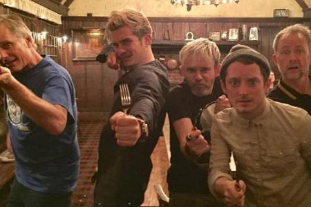 Viggo Mortensen (v.l.), Orlando Bloom, Dominic Monaghan, Elijah Wood und Billy Boyd genossen ihre Mini-Reunion