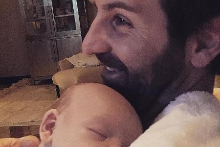 Katherine Heigl und ihr Mann Josh Kelley haben seit Dezember letzten Jahres einen gemeinsamen Sohn Katherine Heigl und ihr Mann Josh Kelley haben seit Dezember letzten Jahres einen gemeinsamen Sohn