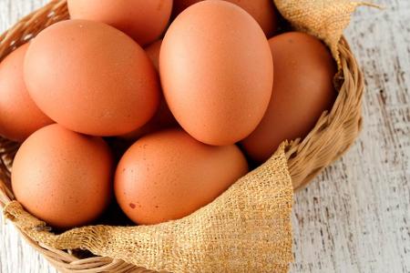 Auch Eier sind ein hervorragender Proteinlieferant und helfen somit beim Aufbau von Muskeln. Je mehr Muskelmasse vorhanden i...