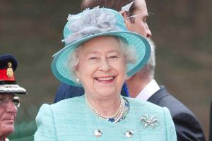 Wie die Queen fast vom eigenen Gardisten erschossen wurde