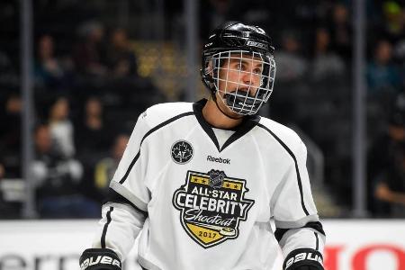 Justin Bieber in voller Eishockey-Montur beim Promi-Match Justin Bieber in voller Eishockey-Montur beim Promi-Match
