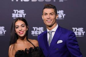 Cristiano Ronaldo zeigt zum ersten Mal seine neue Freundin